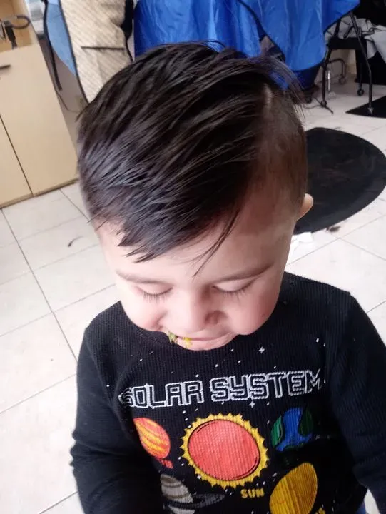 https://cdn.salonspotlight.com/photos/cfr3ebnABnPPavAWkDST/54baf296-6a0e-47f9-ab55-95720f0d23a8_720x720