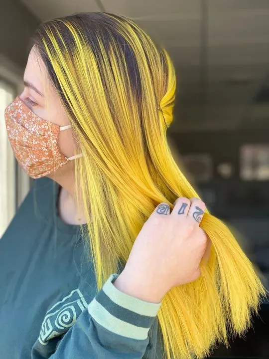 https://cdn.salonspotlight.com/photos/cgrm3AwnNZoC4HYzivez/c95273ef-48df-4b24-b05e-46a4b2cc65b1_720x720