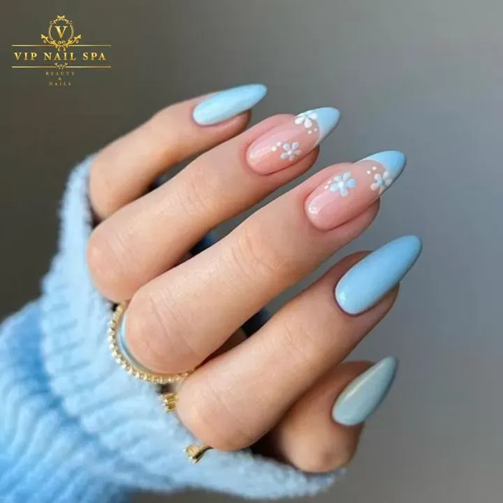 https://cdn.salonspotlight.com/photos/ciQOVb4MS78bJfwlk15V/5b7a6509-ae05-4316-a773-40e9123a7d28_720x720