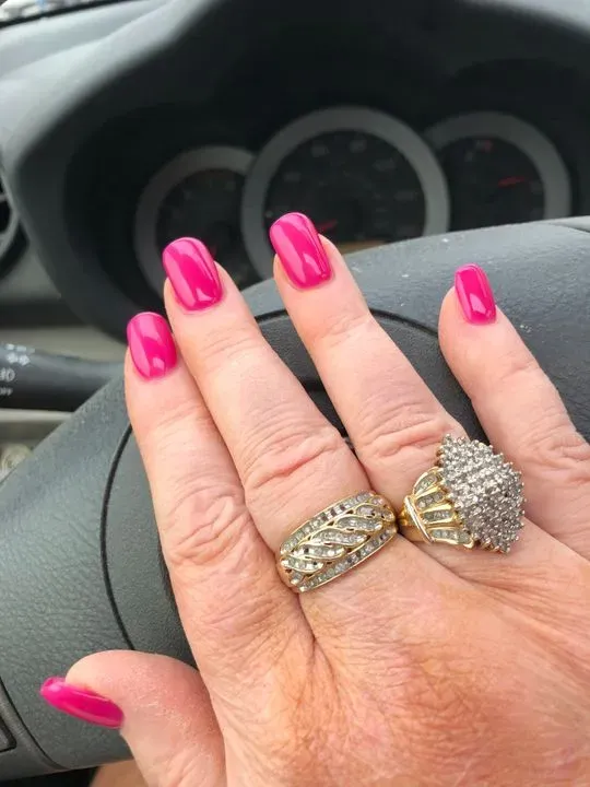 https://cdn.salonspotlight.com/photos/cjhVXDxHjSE4AFSZmhCk/e1e2b31b-48da-4972-b52c-84ee429cea05_720x720
