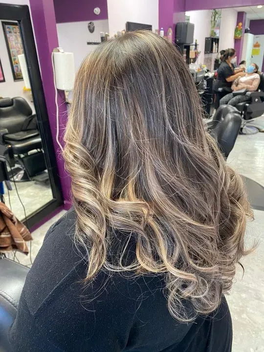 https://cdn.salonspotlight.com/photos/cnexd8bRZQoyndGAYON8/5a9b6050-bf2f-44b7-9386-cabf0df85846_720x720