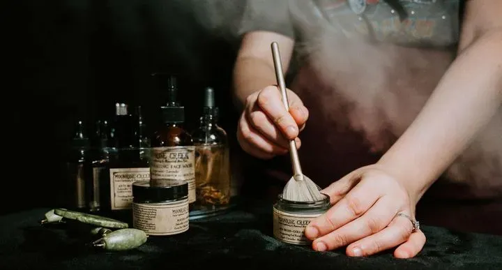 https://cdn.salonspotlight.com/photos/cpEa5iDmRNwPqZXMBmz3/d5015807-c98c-49fa-8e15-77045f6c1490_720x720
