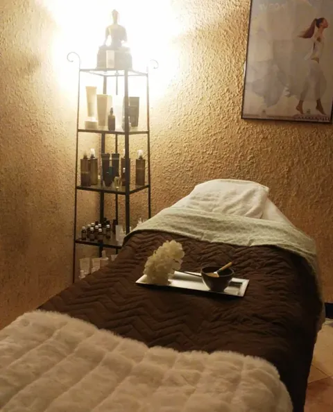 https://cdn.salonspotlight.com/photos/cqbyjoQsRNOs5jGwcuMD/3f9b4f7d-dba7-436f-a1d5-cbb3aa9be39f_720x720