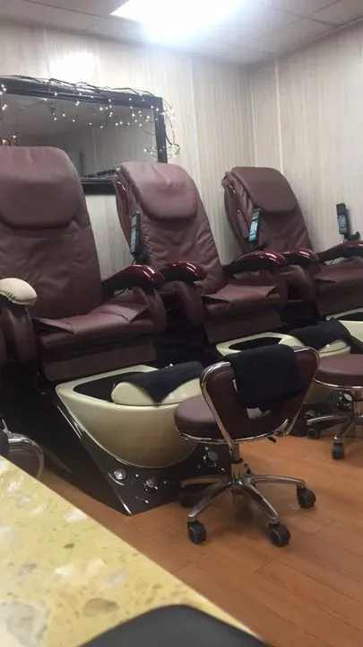https://cdn.salonspotlight.com/photos/crfUuR35GknfLDcT36tN/4a7d78ba-2ed6-4383-a426-ef30966d8336_720x720