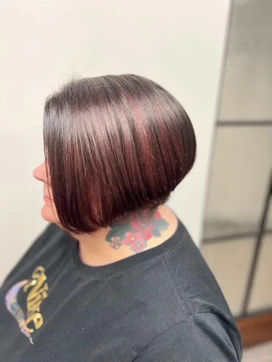 https://cdn.salonspotlight.com/photos/ct8mfWUKoUqSdmGvU5dV/b8b25ca5-79a0-4a4a-9e4d-682bec38199b_720x720