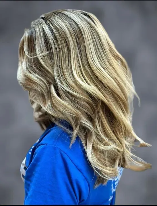 https://cdn.salonspotlight.com/photos/ctIw2OQCnEgmnx2kAe8Y/34a96be4-9179-466f-a664-4e07669bfbce_720x720