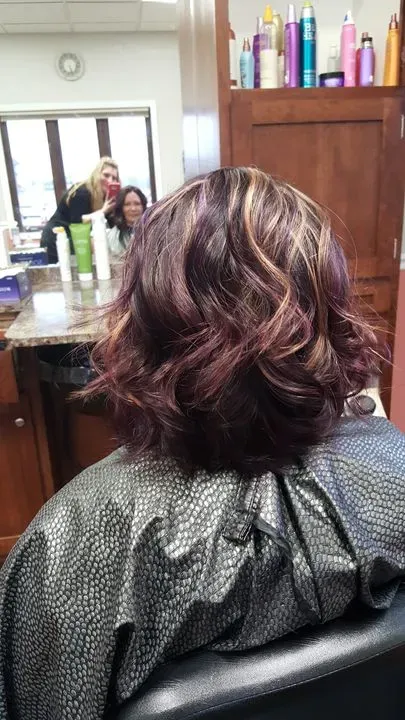 https://cdn.salonspotlight.com/photos/ctz97JRjojCCv1WESder/4658dec7-6b89-418b-be05-0813e749361b_720x720