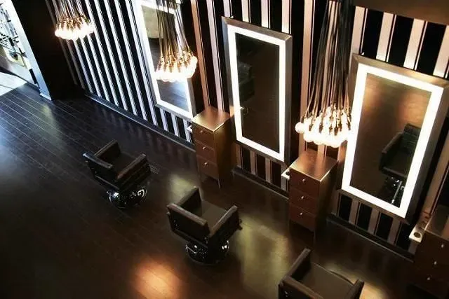 https://cdn.salonspotlight.com/photos/cveev3XpTu4NhAIyPC4a/125253e4-1432-433f-816f-74f80b456a06_720x720