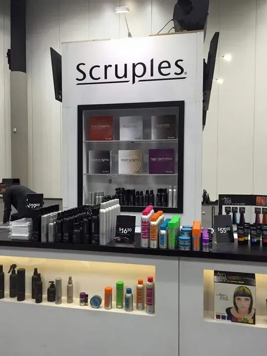 https://cdn.salonspotlight.com/photos/cveev3XpTu4NhAIyPC4a/ae152d9e-8307-4785-94cf-525faa0ff405_720x720