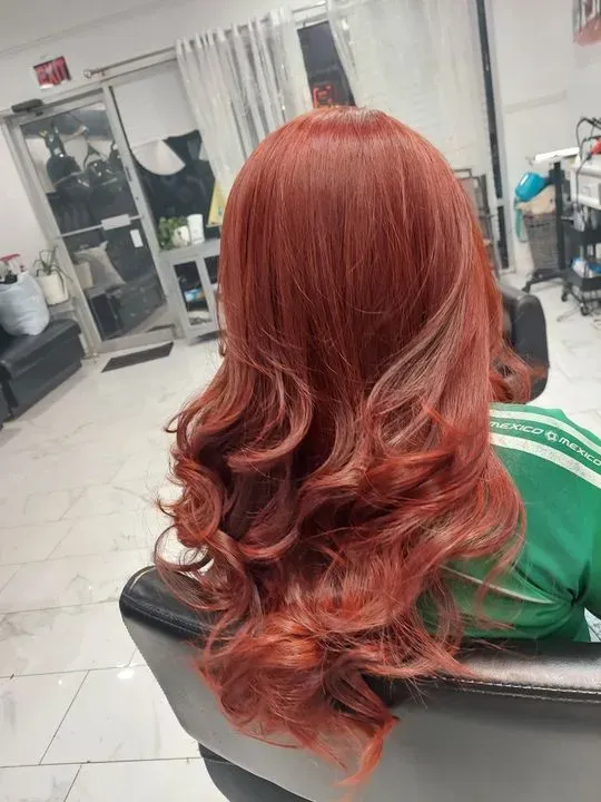 https://cdn.salonspotlight.com/photos/cwDuKJoqGyafrvsLudE3/a8d7eae7-b74d-4f84-a542-0531cb84d836_720x720