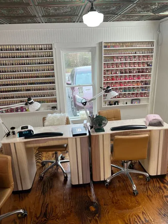 https://cdn.salonspotlight.com/photos/cwdJVerCKTNMnQE1fqNV/f7d61584-a80a-4257-8d53-6dea1fba5e8e_720x720