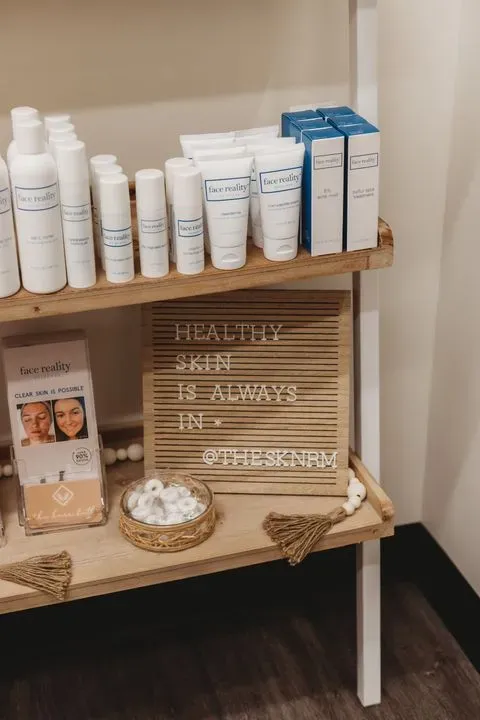 https://cdn.salonspotlight.com/photos/cx4gX3x3HYCew67AxB09/e457c300-396f-4c11-ab93-9ff441c50af7_720x720