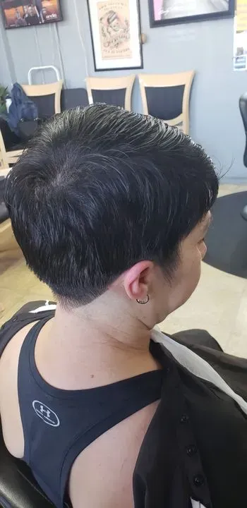 https://cdn.salonspotlight.com/photos/cxouI4NuzfWn7uYDFTUe/2bf4dfa6-ca1a-46d0-b412-00652ac9c11d_720x720