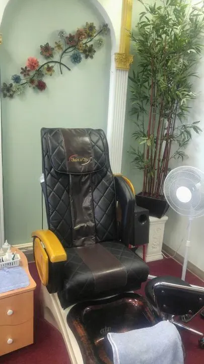 https://cdn.salonspotlight.com/photos/d02gIzEvKmUy6m6Flcas/1560c9e3-9150-4b87-8ebd-2dd93146868a_720x720