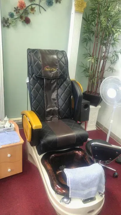 https://cdn.salonspotlight.com/photos/d02gIzEvKmUy6m6Flcas/d94bb274-25d1-4793-84f0-0c2f0bf317d1_720x720