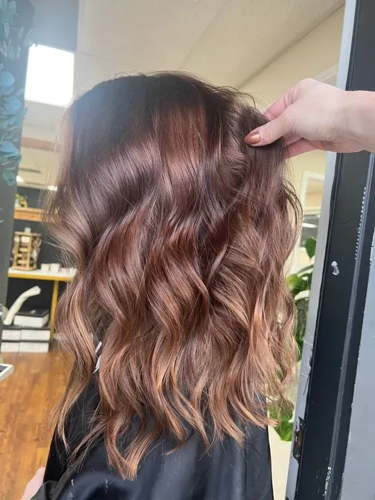 https://cdn.salonspotlight.com/photos/d2GUOzqjJa4WfSzTk8Ze/37135309-659f-45a7-92b4-f001c492d46e_720x720