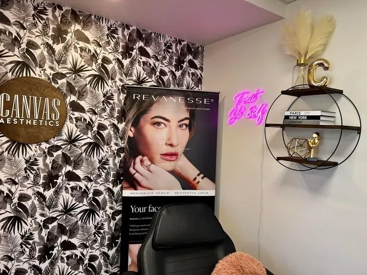 https://cdn.salonspotlight.com/photos/d4vdzYheovHYH1QRCyPk/88da741c-0a00-4f4d-90f8-105b1d7b19e2_720x720