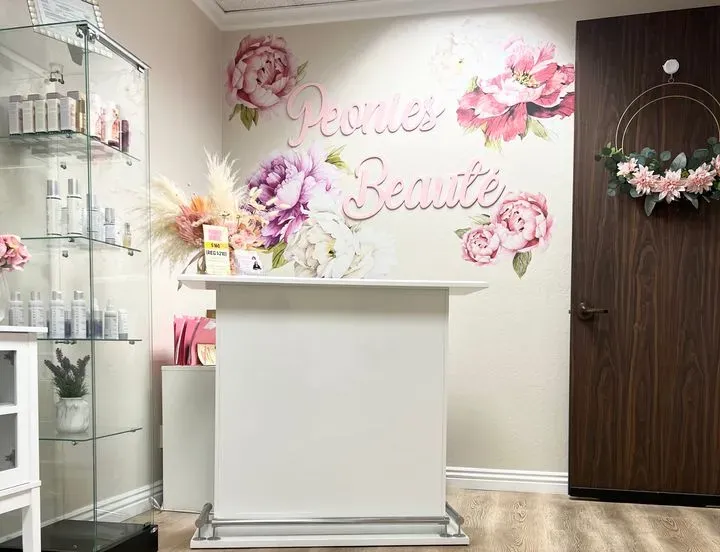 https://cdn.salonspotlight.com/photos/d4wno5kCaYAjNyd2IrbL/f3ac5d0d-29a7-4c47-834c-25ae248ed2b6_720x720