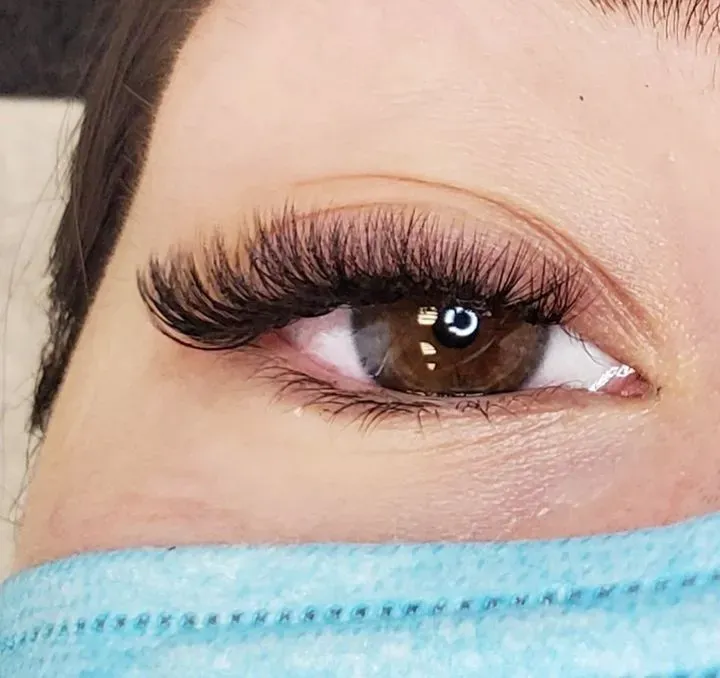 https://cdn.salonspotlight.com/photos/d7MFBwWluXQRklQ5syEC/aefbe6b8-dc97-40e5-877e-b47ca84da5a4_720x720