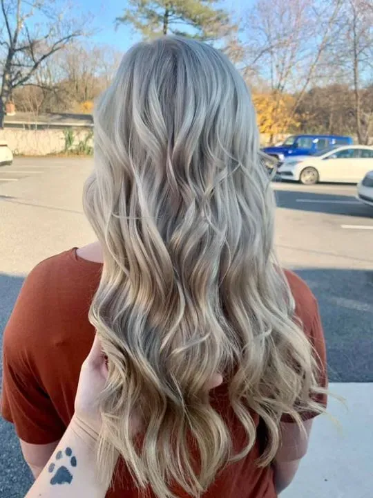 https://cdn.salonspotlight.com/photos/d8uMIBm13y8nPupWupNq/fc61bfd2-997a-48e9-a5cd-ffe58b6d4bd4_720x720