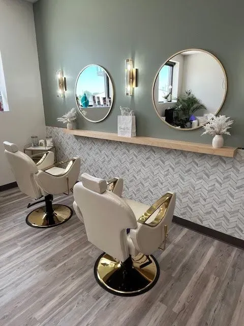 https://cdn.salonspotlight.com/photos/d9R4ikSCmsm6mXECoRPS/5f720094-03d9-4df9-88a8-c9a98b7bad66_720x720