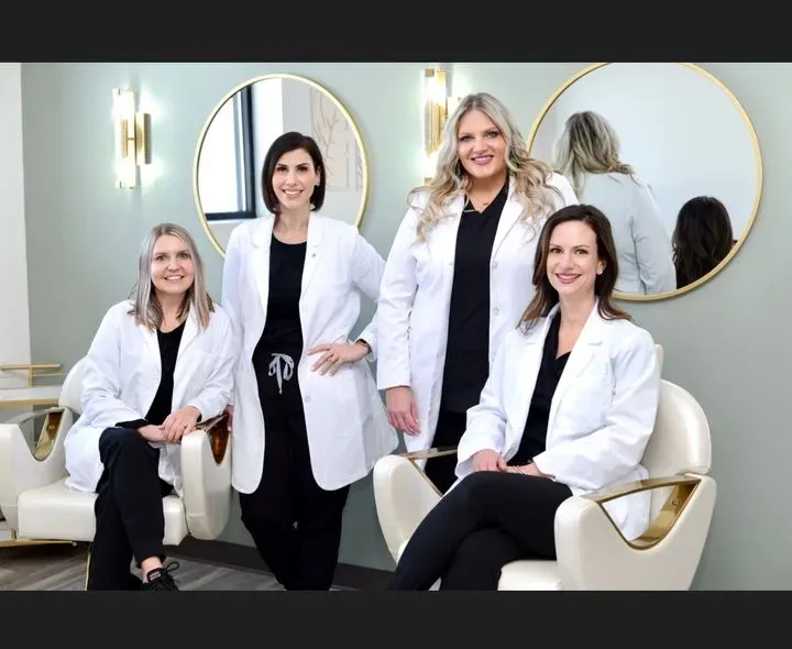 https://cdn.salonspotlight.com/photos/d9R4ikSCmsm6mXECoRPS/fd8bd2eb-a0a0-419f-b615-79eec0d6c1e4_720x720