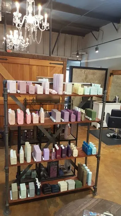 https://cdn.salonspotlight.com/photos/dAAuEb8AuxBMey28O75G/764f3f9f-f7d3-4ab3-98b8-db45afda30b0_720x720