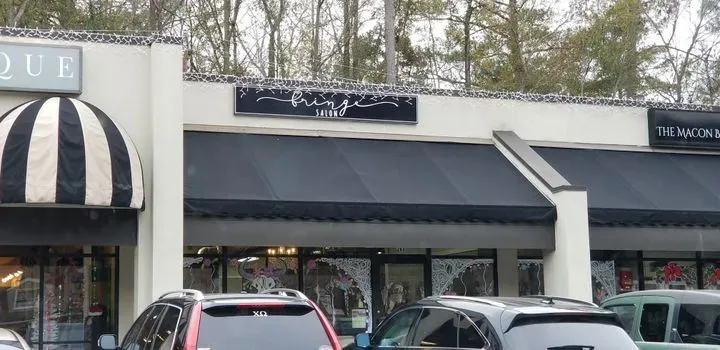 https://cdn.salonspotlight.com/photos/dAAuEb8AuxBMey28O75G/a0c4bf6e-ae4c-48dd-aed5-d2f34627ca1c_720x720