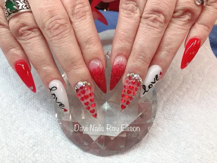 https://cdn.salonspotlight.com/photos/dBDjXzRa08kbF4q5VHjX/8abf639d-c341-4817-b3d9-77f4100d62f5_720x720