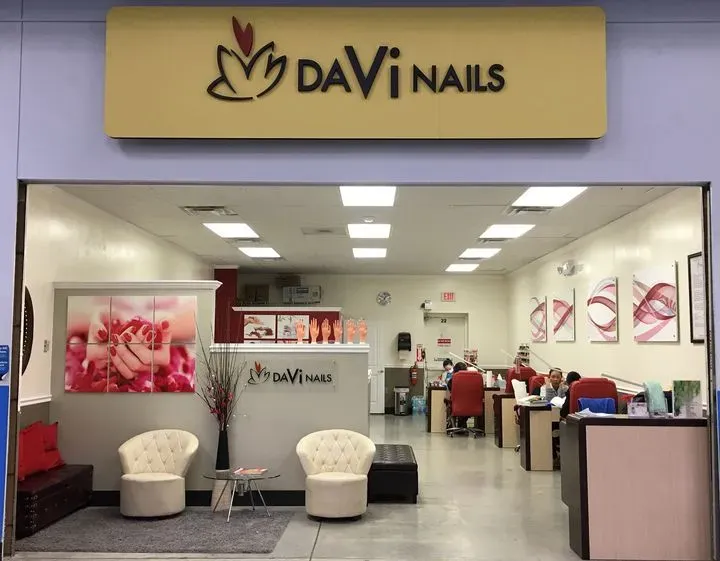 https://cdn.salonspotlight.com/photos/dBDjXzRa08kbF4q5VHjX/97dcc151-d139-4c1f-b38e-e90ee405c8dd_720x720