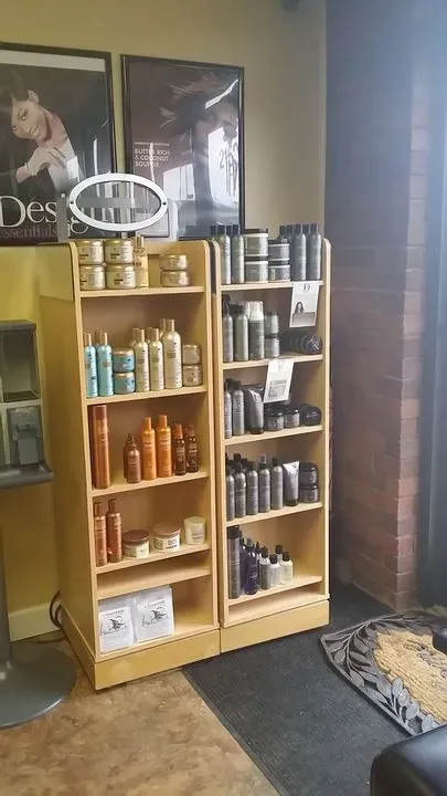 https://cdn.salonspotlight.com/photos/dC4E5R6JnAZtBMH2qUT6/f29de07a-be98-4107-98c7-e2a0abd5beea_720x720