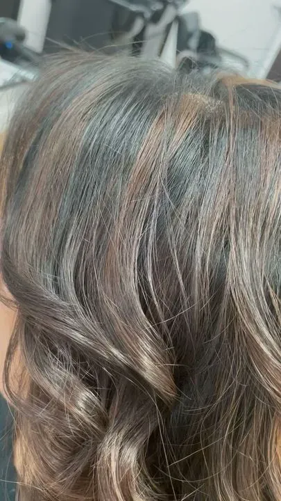 https://cdn.salonspotlight.com/photos/dHoyIPSH74vSVShpHzHV/0b3530f9-d495-4104-9c6f-e8be62baca34_720x720