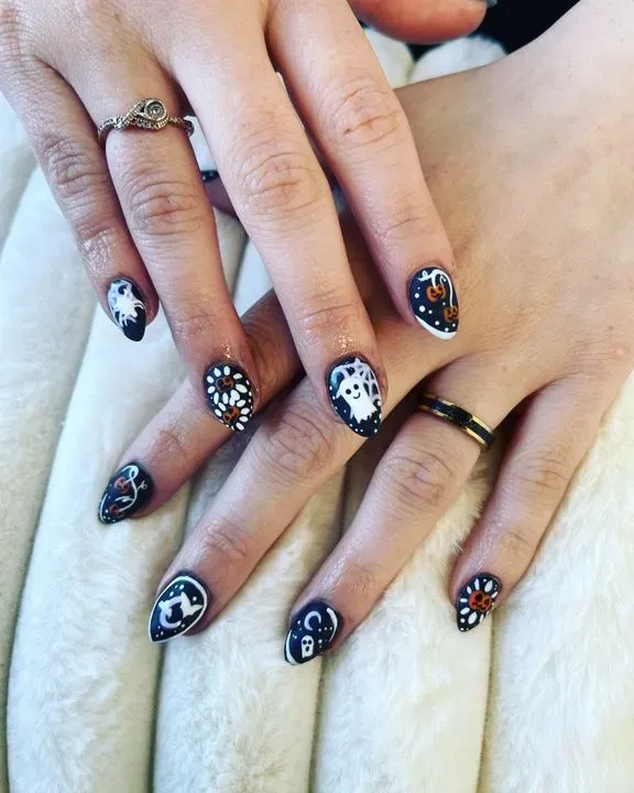 https://cdn.salonspotlight.com/photos/dIGwNu6tgSckLzehwdhu/6567abe2-bf41-44bd-b2e0-df220a74ff06_720x720