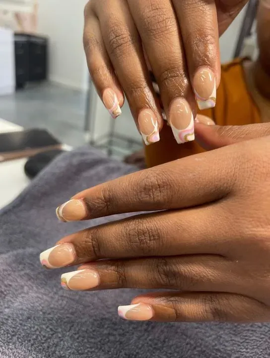 https://cdn.salonspotlight.com/photos/dIGwNu6tgSckLzehwdhu/eadea0af-5358-45a3-99c0-e8b42a054e7a_720x720
