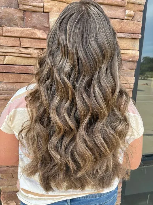 https://cdn.salonspotlight.com/photos/dJPf639eoQcy6lbwTSJ8/c76e21ad-40a6-415e-b443-e37d5f676fc5_720x720