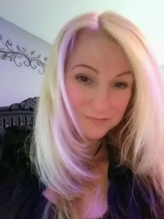 https://cdn.salonspotlight.com/photos/dJcXMgSGbOzdu9FYRzrD/73b0fc27-c191-45f6-a3eb-d39544ae1d13_720x720