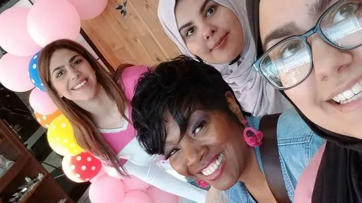 https://cdn.salonspotlight.com/photos/dP4yhwyU8cFJi1GQQQj6/4e3d2543-4f22-4161-8f86-0263b89f5c54_720x720