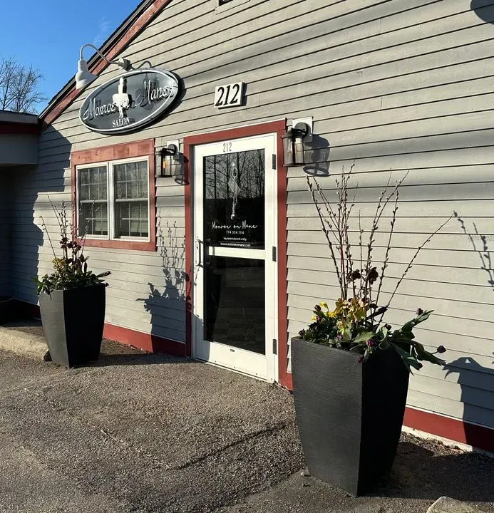 https://cdn.salonspotlight.com/photos/dQj9iUXrLyHmNjS2Y7MG/36f65119-6a7c-456e-a94d-7ea035b86953_720x720