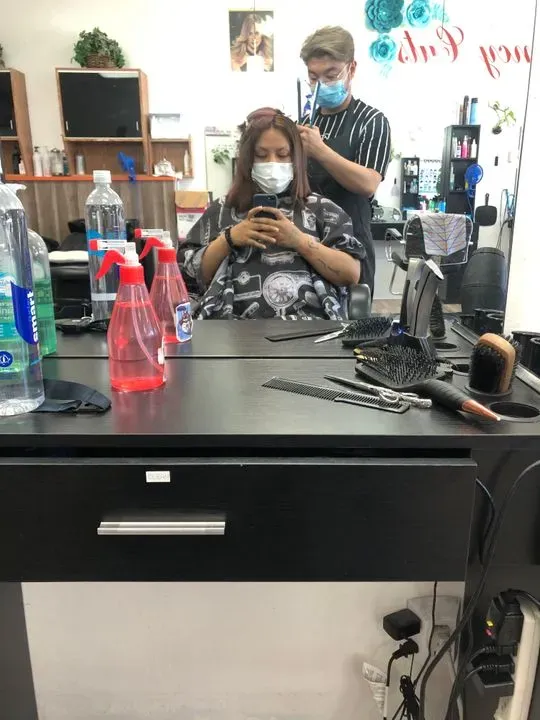 https://cdn.salonspotlight.com/photos/dQoEq9sctvNcYMnOYhik/31517ff8-38cf-4266-8132-f119941c2d30_720x720