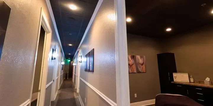 https://cdn.salonspotlight.com/photos/dR4kbL2w4YlyYCk10g4Q/c7da903d-74a4-4e1b-b369-707b84244ebc_720x720