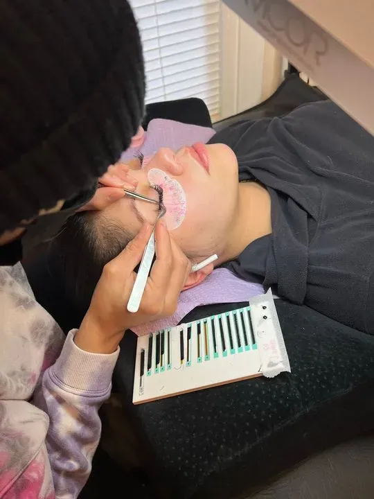 https://cdn.salonspotlight.com/photos/dRcSf0acYlptuYmKJHM4/afaa9ed1-234e-4775-ba27-8ba8877c97df_720x720