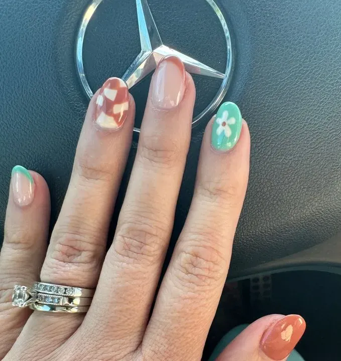https://cdn.salonspotlight.com/photos/dS4zwL85sw0iIExu82C9/1a44b5a6-1c69-424b-929b-9c278fa79e2d_720x720