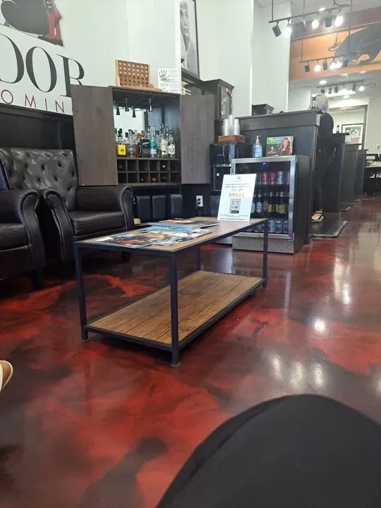 https://cdn.salonspotlight.com/photos/dSIARaOy3DmEgJW2lN0U/0821fad8-71a5-4d18-a193-6f0e3cc9497a_720x720