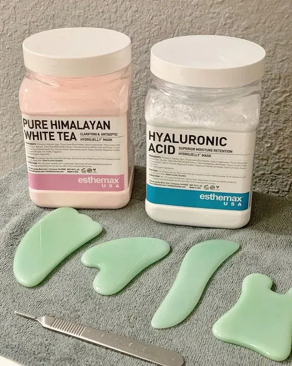 https://cdn.salonspotlight.com/photos/dSeynRR35BkzAPpwPGDs/037ac09d-07c8-42eb-b5e8-f4f8d2be1e1b_720x720