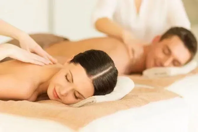https://cdn.salonspotlight.com/photos/dYY7HNo14Ex8VxWnYLo6/b3427493-5888-4f1c-88e1-22416ed2a49e_720x720