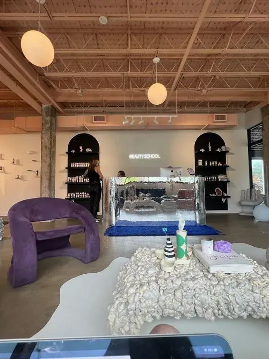 https://cdn.salonspotlight.com/photos/daHbOnNd5dMqm5rhyqJ9/3f9d95cf-3ba4-47c8-93e5-ad79a08a6980_720x720