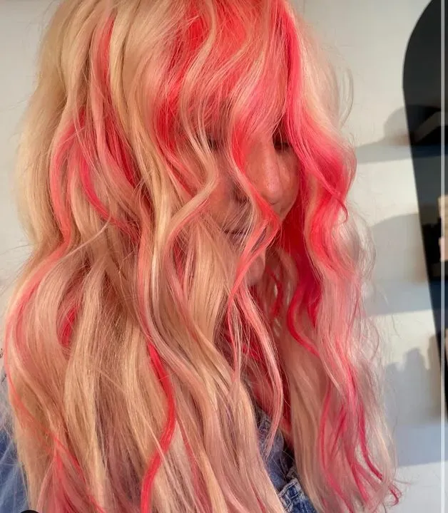 https://cdn.salonspotlight.com/photos/daHbOnNd5dMqm5rhyqJ9/3fe42c6e-abd1-4cec-b8dc-1dadaa59bede_720x720