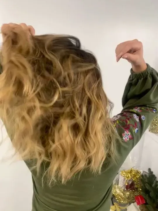 https://cdn.salonspotlight.com/photos/dbPopjvFFlAk2grCN8Xj/49b48308-4086-4272-9dd7-360274213f02_720x720