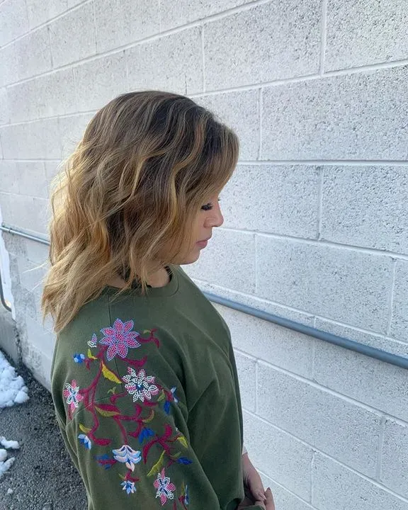 https://cdn.salonspotlight.com/photos/dbPopjvFFlAk2grCN8Xj/b5994b02-32be-4b11-9e88-4ad0bf4a31f4_720x720