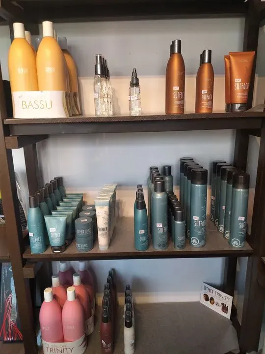 https://cdn.salonspotlight.com/photos/dbg4wvvHKrxvnI4yLnLJ/9584bd31-b2ca-4ff5-a45e-1c539e45b9ab_720x720